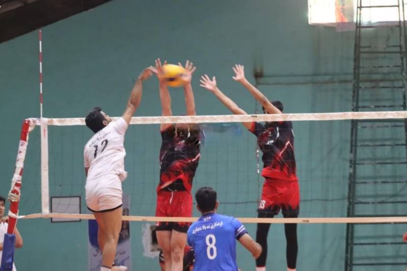 بردمقتدرانه بهراد جیرفت مقابل  والیبال بم